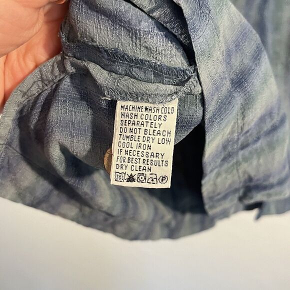 Tommy Bahama 100% Silk Shirt Size Medium Blue Teal Striped Pattern Button Up - Picture 6 of 11